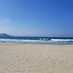 Korina Seaside דירה